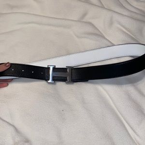 Reversible H belt